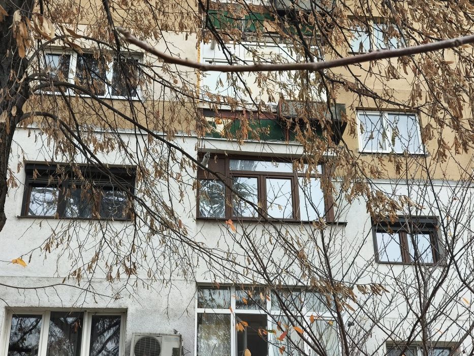 Apartament 2 camere, etaj 2/4 – 51 mp utili, renovat complet (Milcov)