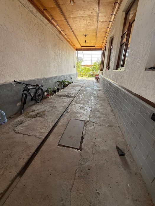 Свой дом 12сотикочада огороди билан  от ташми 4 км олтин тепа и пабеда