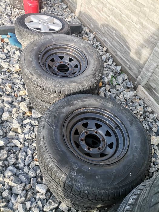 Set roți:6x139,7 ;235/75/15 Toyota Mitsubishi L200 • Nissan
