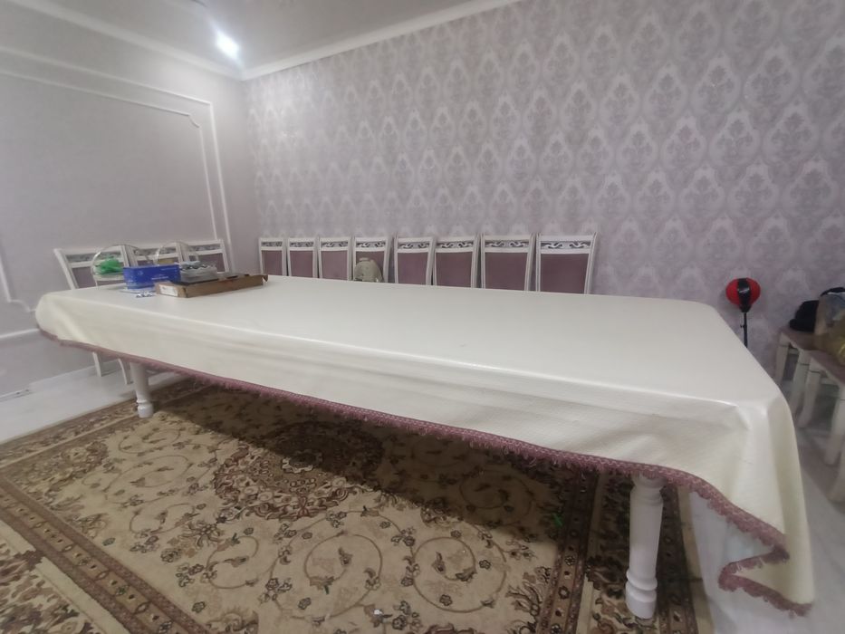 Стол және 16 стулья