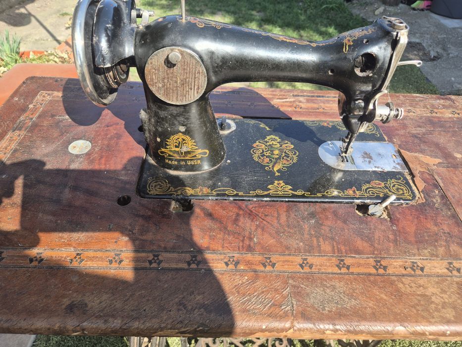 Vinnd masina de cusut urss 1930 la 800 lei