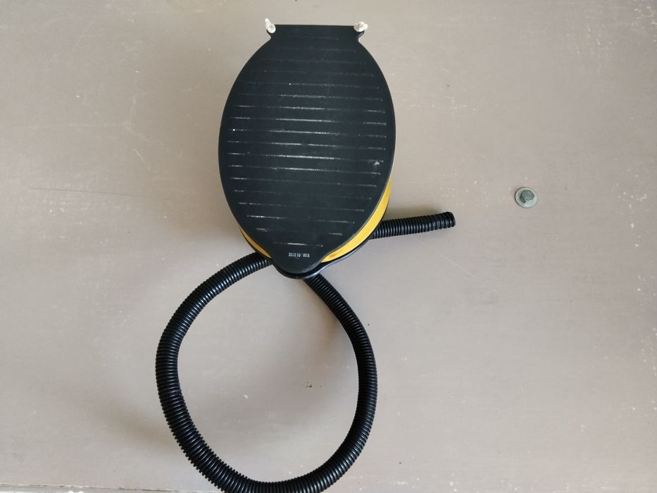 Крачна помпа за надуваеми лодки, басейни, дюшеци, плажни топки и други