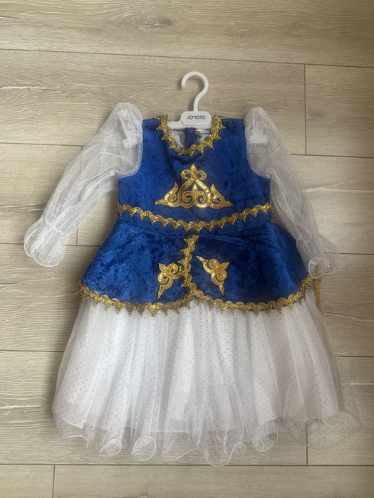Продам найиональное платье на девочку
