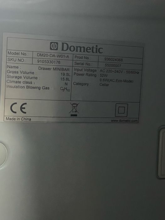 Frigider/Mini Bar Dometic