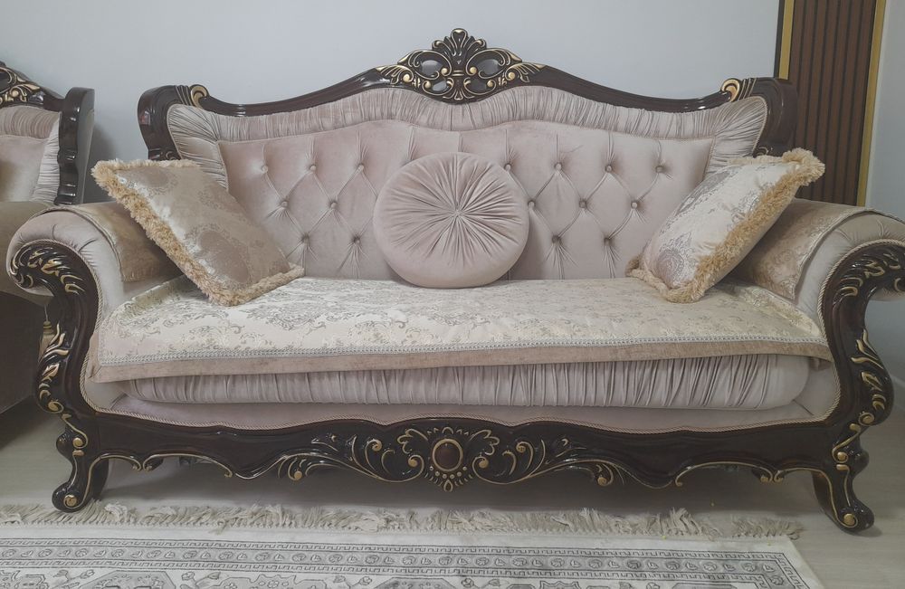 Диван гостиный отличный