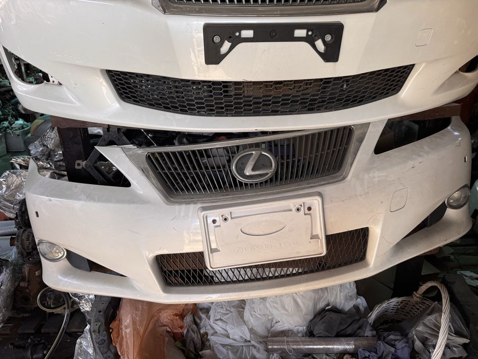 Бампер передний в сборе lexus is