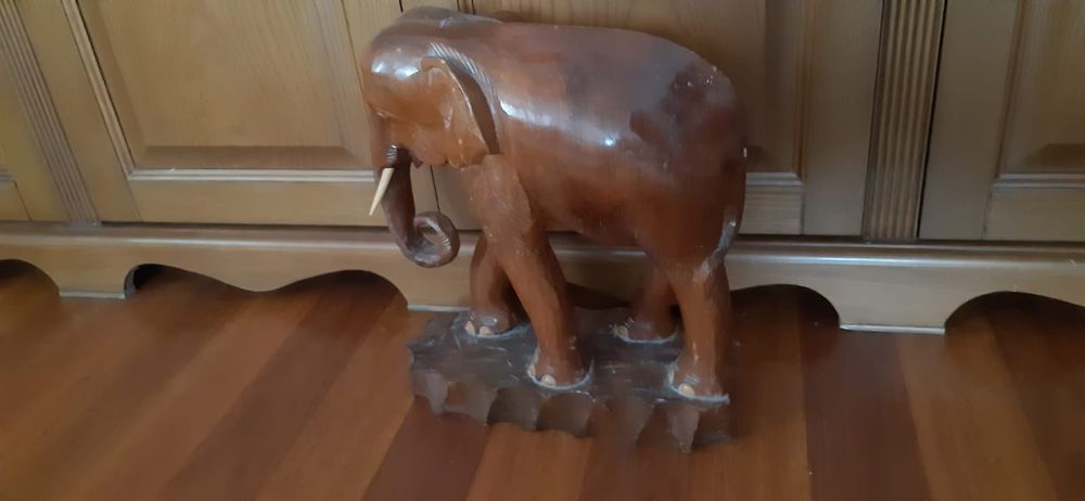 Elefant din lemn scluptat manual, Vintage