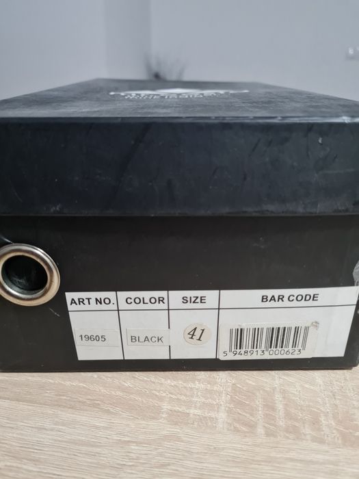 Vând pantofi de ocazii speciale