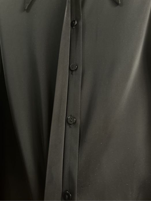 Рубашка черная атласная