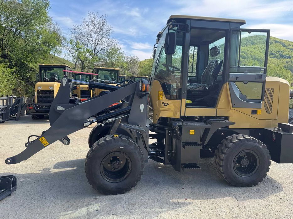 Vola 4x4 încărcător frontal MACAO XK150F
