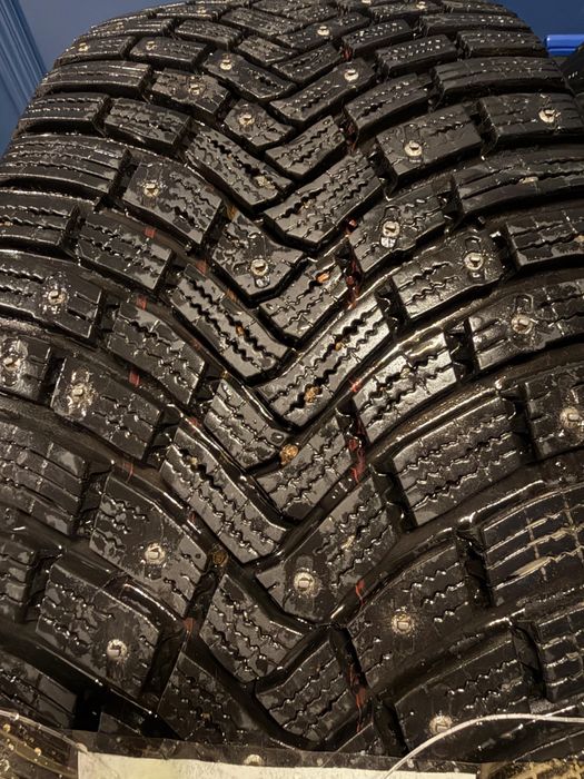 Зимние шины Continental 235/35/R19 ШИПЫ