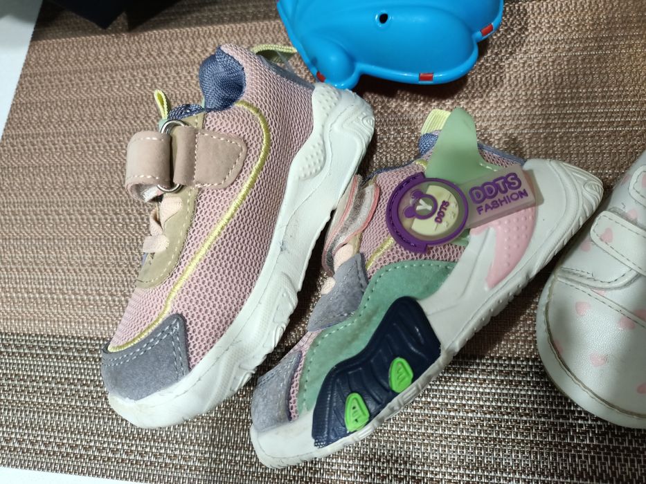 Продам детскую обувь