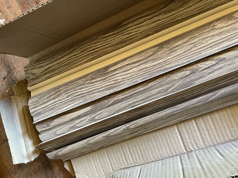 Плинтусы на прдаже