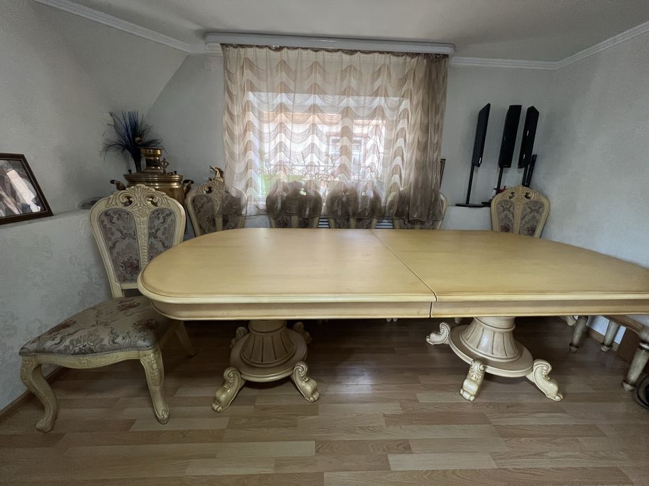 Продам стол со стульями(нат.дерево)