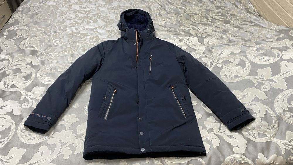 Продам новую куртку Minikana