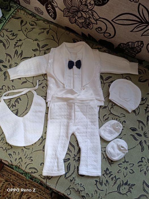 Детский костюм на выписку