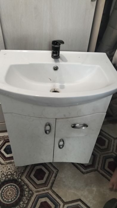 Продаю раковина с тумбой
