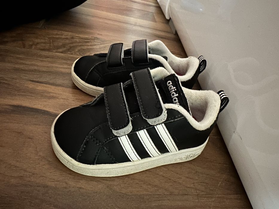 Adidasi adidas marimea 21