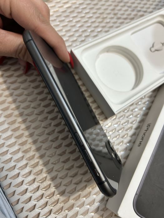 Срочно iphone 11 в идеальном состоянии