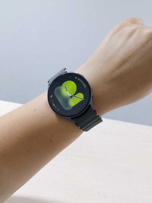 Продаю смарт-часы Samsung Galaxy Watch 7 (44 мм)