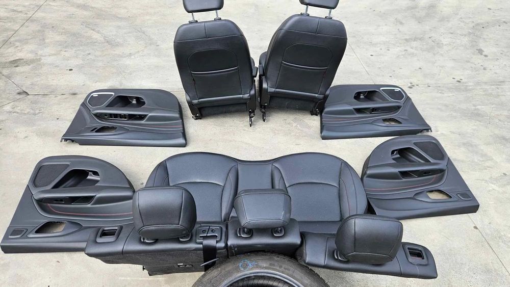 Interior trailhawk full electric jeep compass 2 facelift dupa 2020