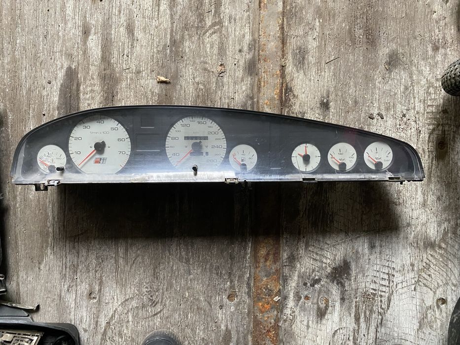 щиток приборов Audi 100 C4 2.6 / 2.8