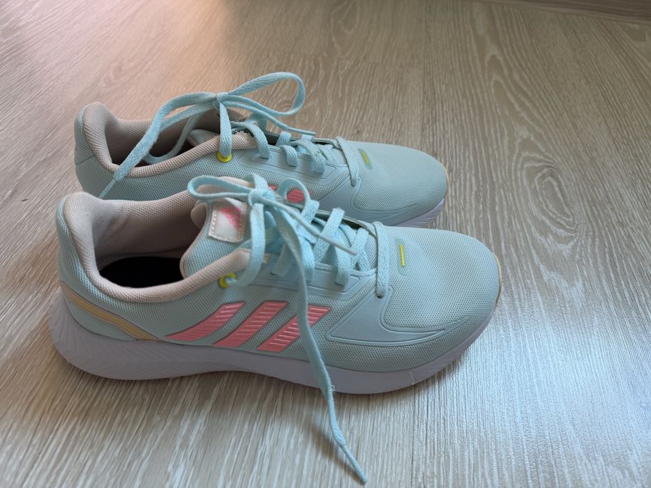 Маратонки Adidas