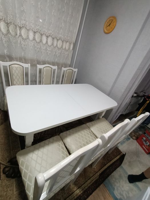 Стол гостинный с стульями