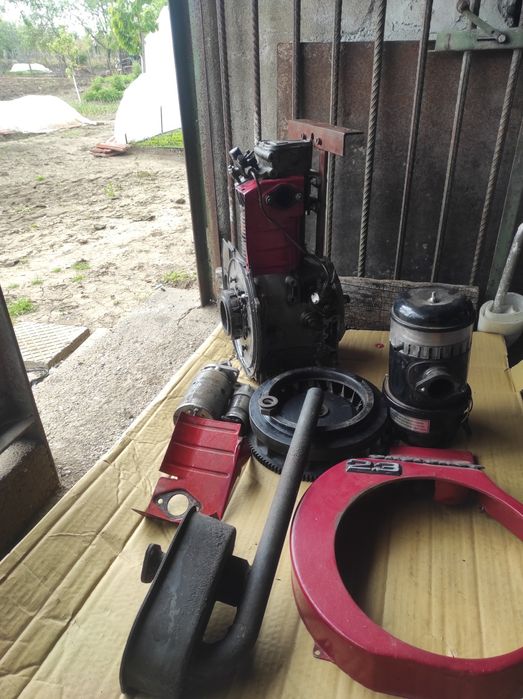 Булгар 224 на части .Двигател AKME и части от AKME 16 както и части за