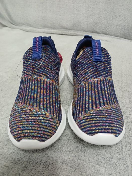 Vand Adidasi Skechers fete mar.27.5 noi