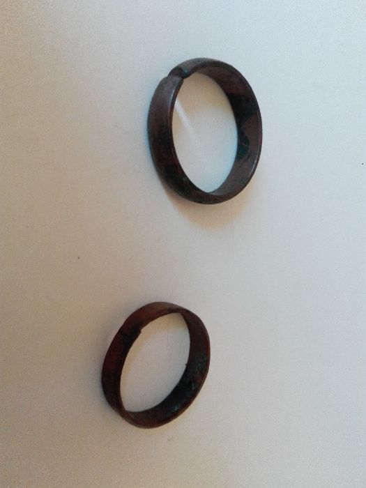 Радиокасетофон SONY и стари възрожденски пръстени.