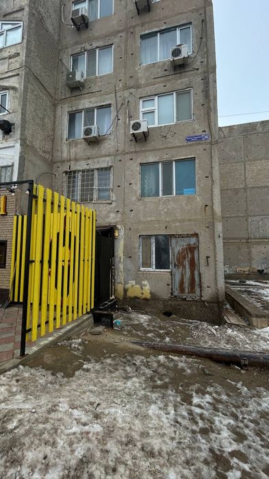 1микрораеннан 3бөлмелі үй сатылады