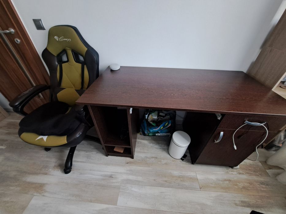 Birou si scaun de birou