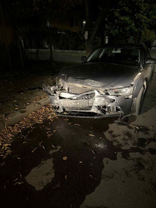 Продавам Ауди А4 б8.5