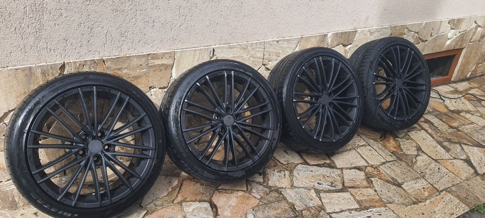 Jante aliaj pe 18 negre cu anvelope vara bmw