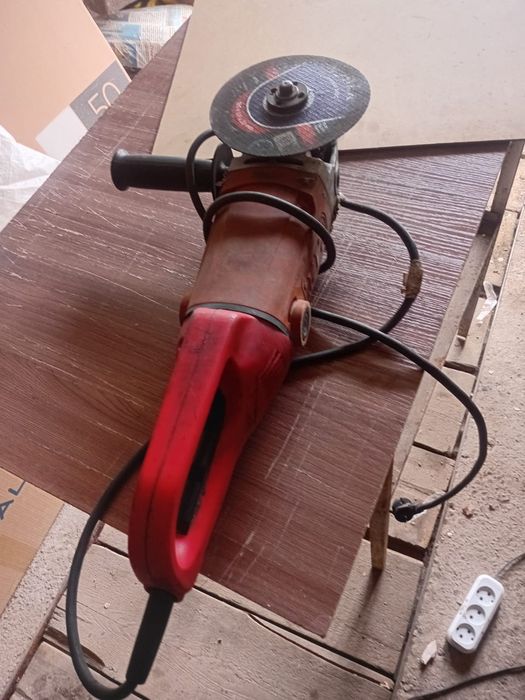 Продам болгарку б/у