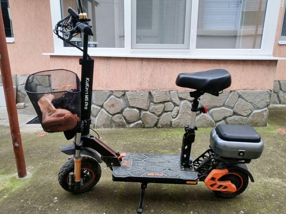 Продавам електрически скутер тротинетка