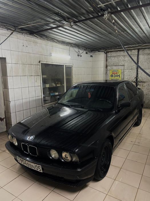 Бмв            Е. 34              2.5