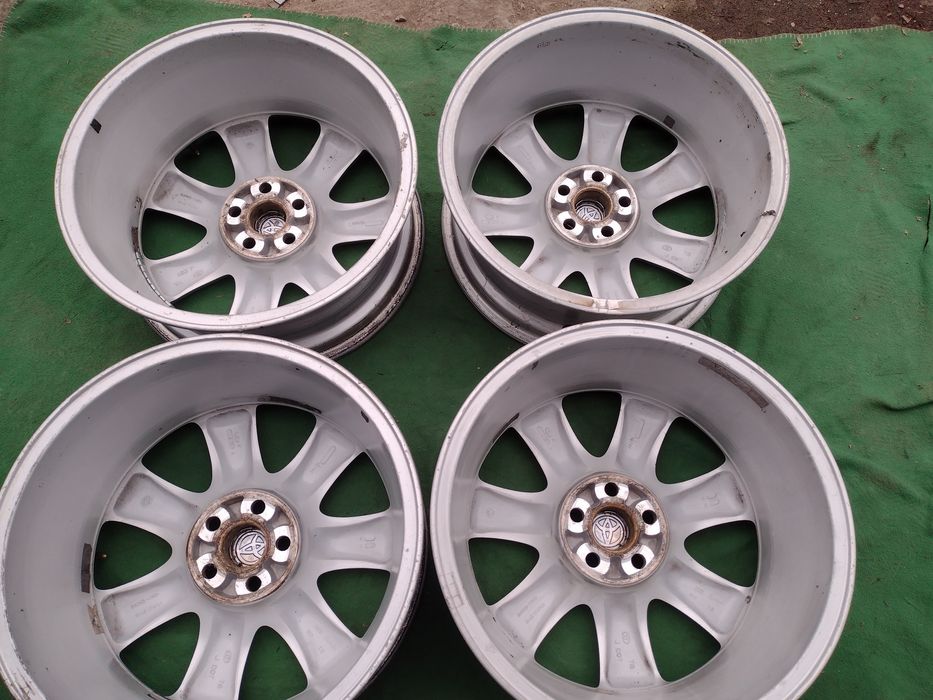 Оригинални 17-5х100 ЕТ45 7j Toyota Avensis