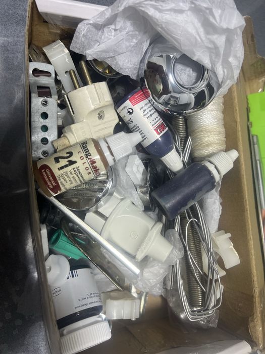 Розетки ,очень много запчасти новые и б/у ,остаток после ремонта