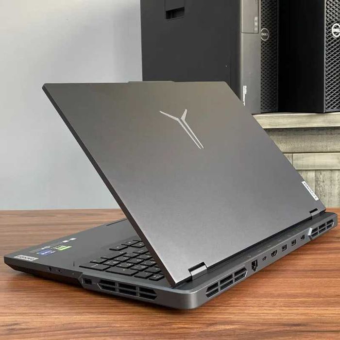 GAMING Lenovo Legion PRO Ryzen 7745HX 32GB RTX 4070 Garantie