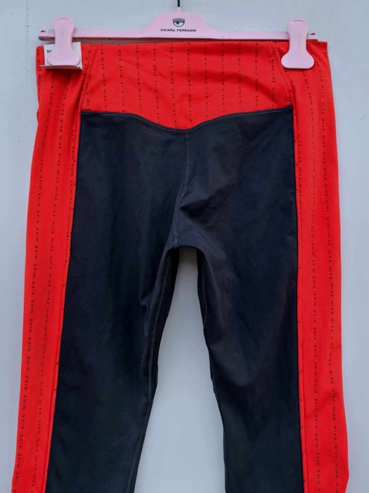 Nike оригинален дамски клин нов  Л размер