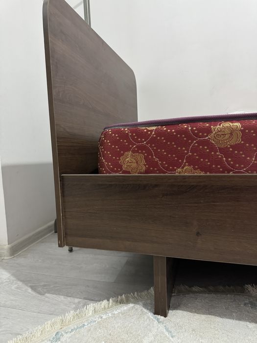 Односпальная кровать