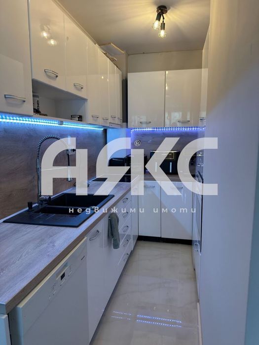 Тристаен обзаведен апартамент в кв. Овча купел 1