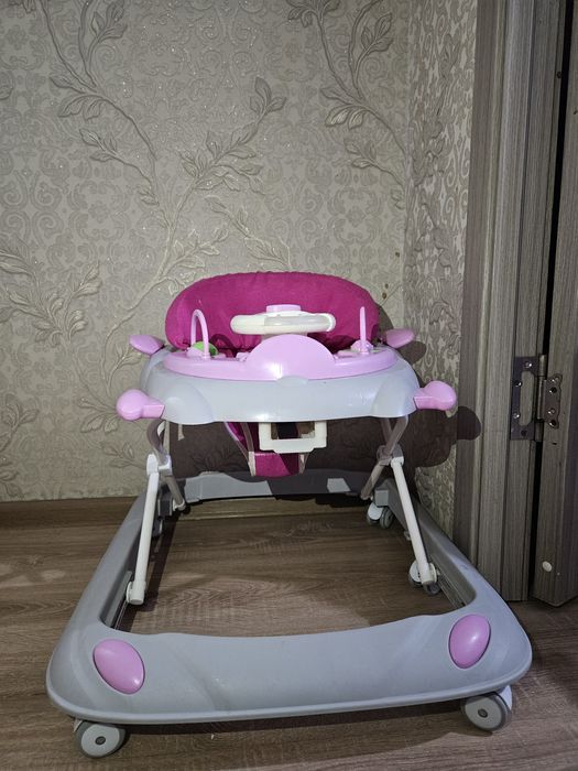 Ходунки для девочки,буквально новые