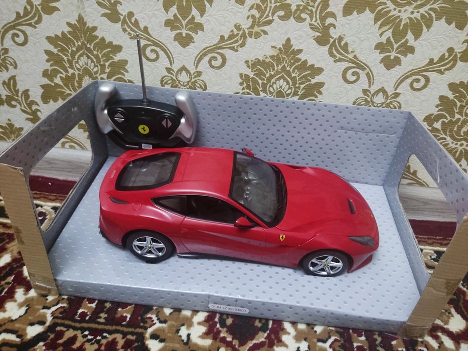 Машина детская красная