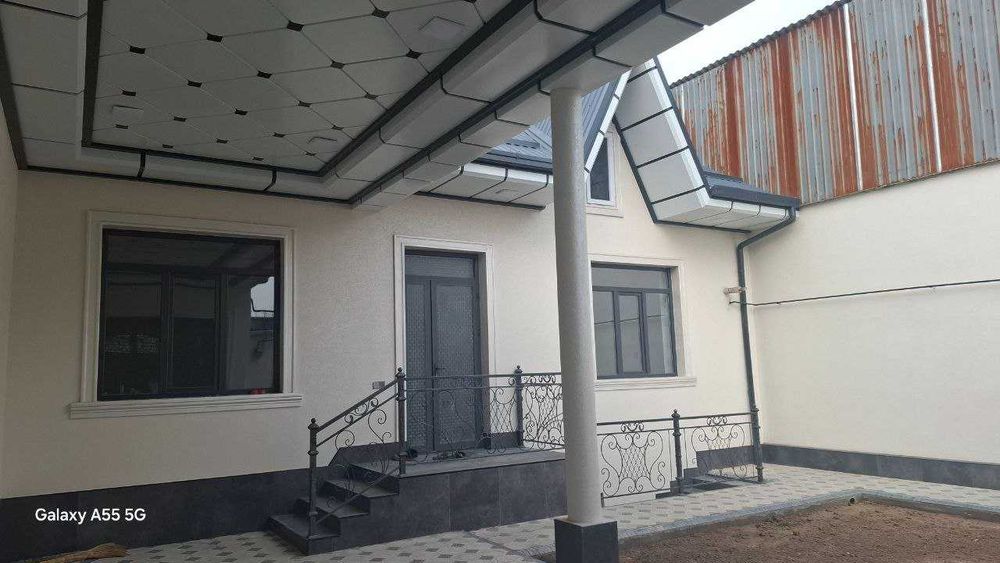 Срочно...Чорток махалла 2.4 соток 4 хона 3 та санузел ва  подвал бор