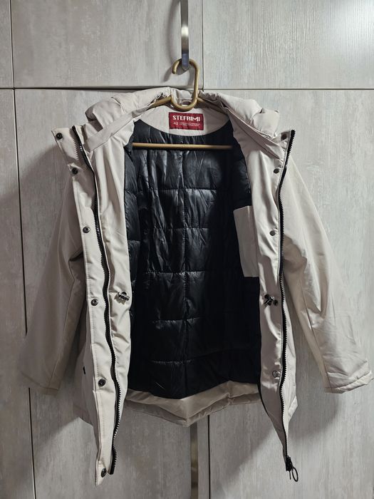 Продам женскую куртку