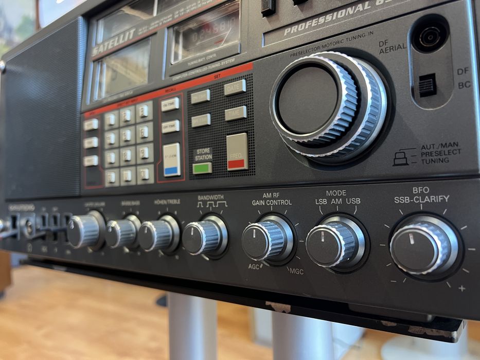 Radio Grundig Satellit Professional 650 portabil