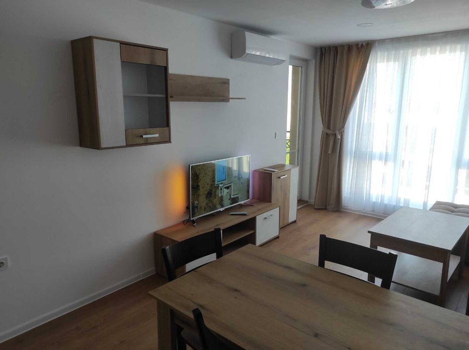 Дава се под наем Двустаен апартамент в Асеновград - 76 кв.м за 510 € - Снимка #2